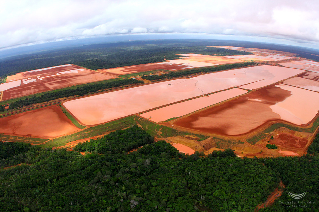 Barragens de rejeitos da MIneração Rio Norte em Oriximiná, na Amazônia